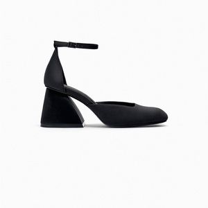 NWT Zara Block Heals